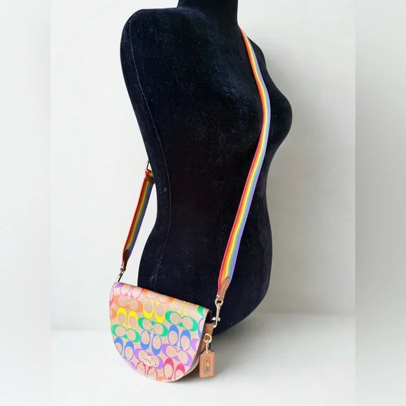 🌈 COACH Willow Saddle Bag in Rainbow Signature Canvas - Pride Edition & Dust Bag - Picture 5 of 12